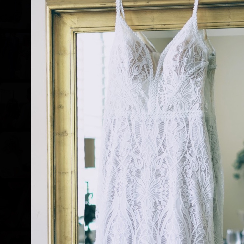 Elegant White Lace Dress